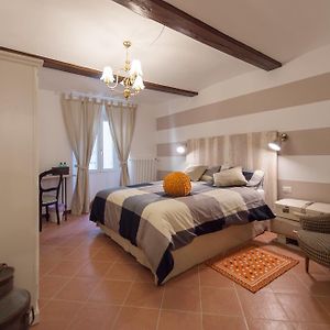 Camera standard con letto king size